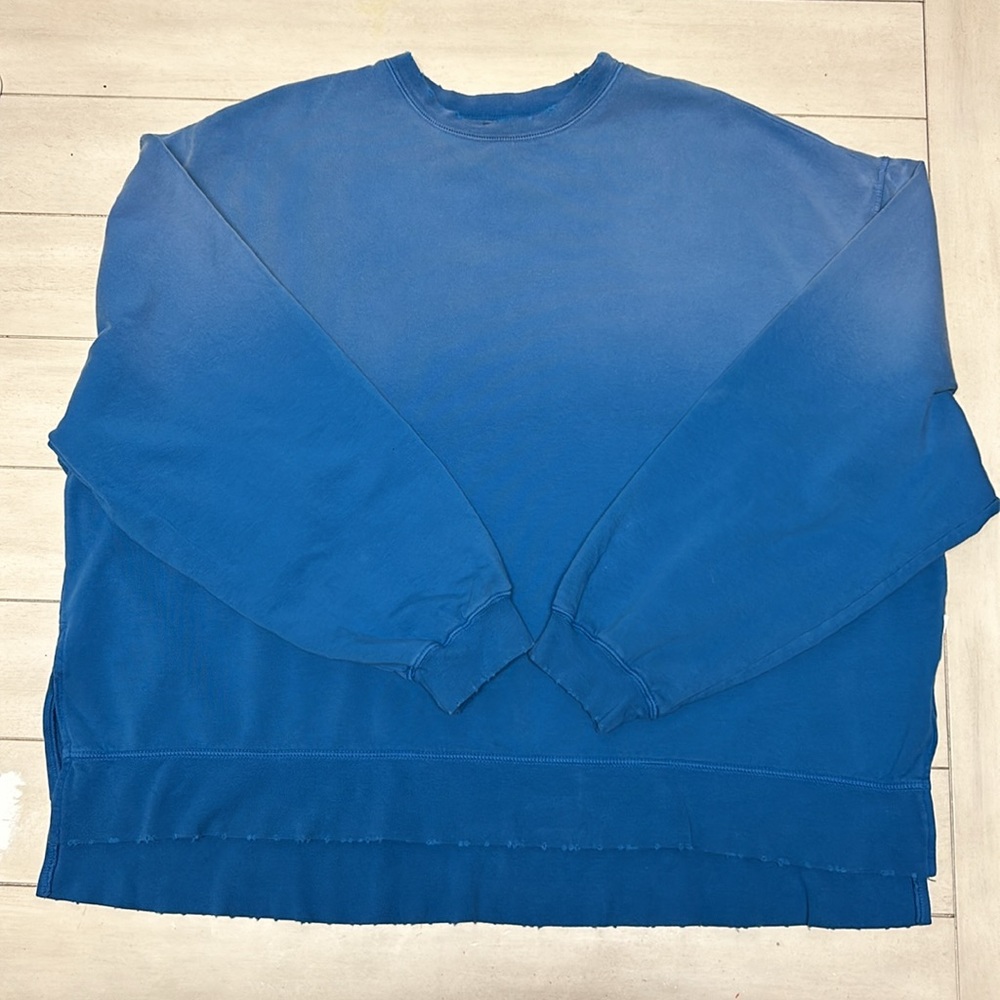 Electric & Rose Neil Sweatshirt High Low Oversized Blue Ombré NWT - Picture 3 of 11